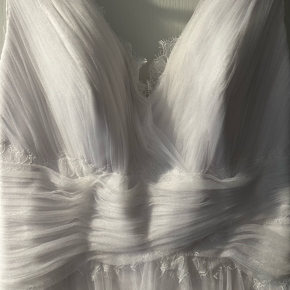 Alfred Angelo Wedding Dress - Picture 3 of 14